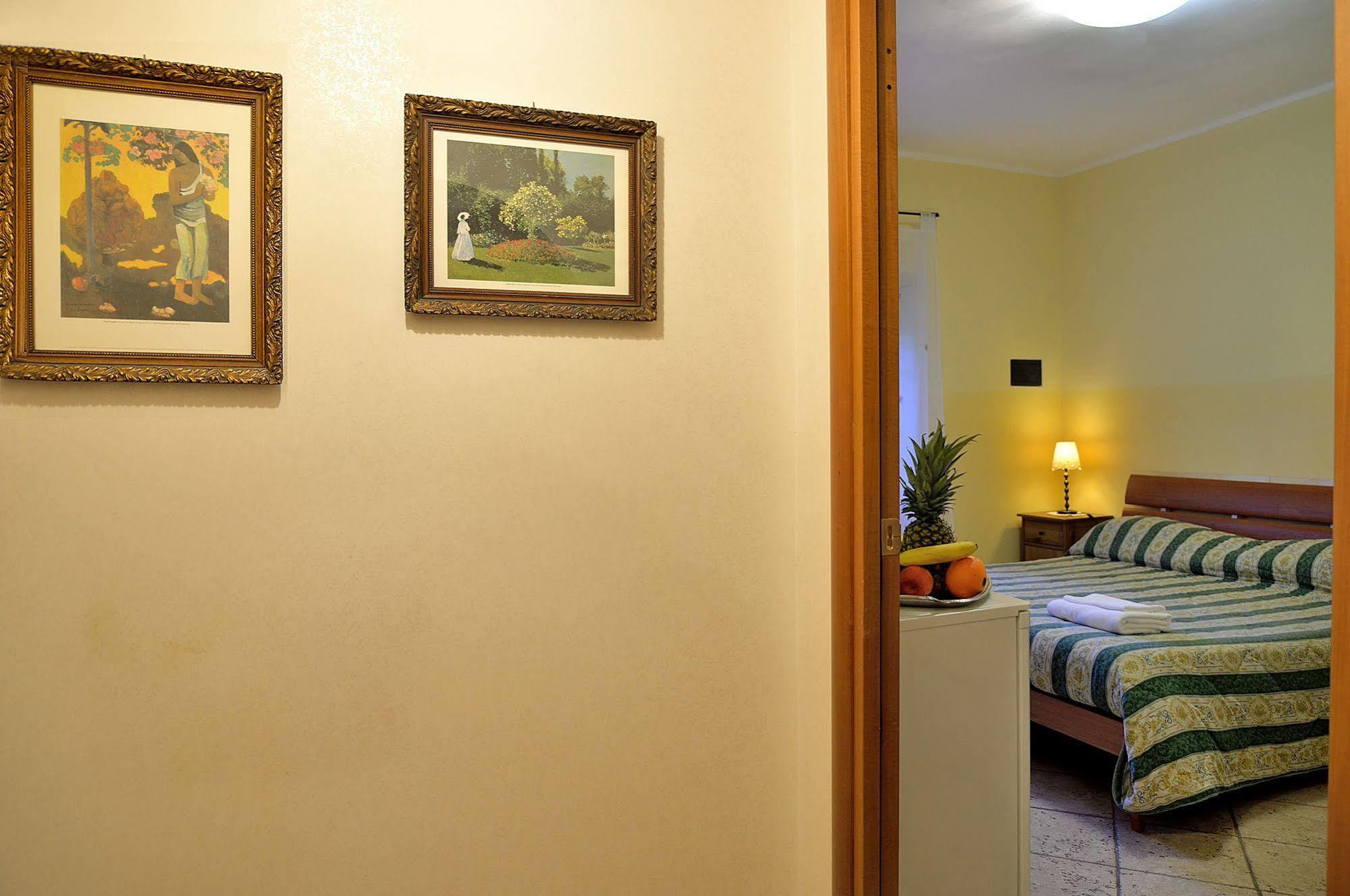 Le 4 Meraviglie Hotel Roma