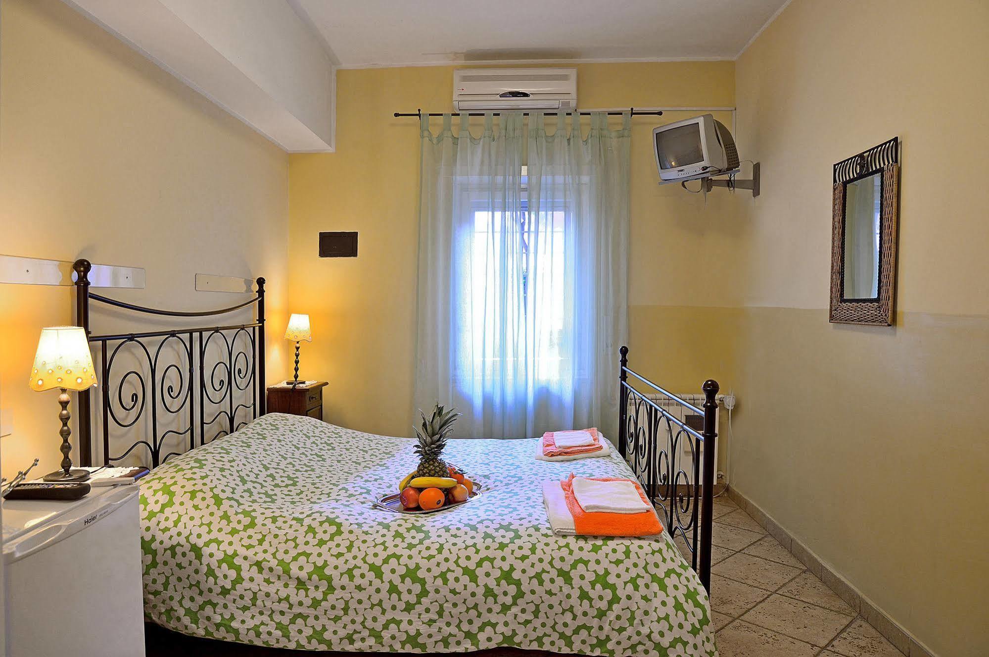 Le 4 Meraviglie Hotel